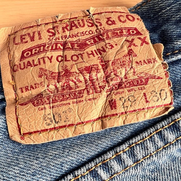 Levi’s Vintage 501 distressed cutoff denim shorts Size 29 - Picture 8 of 12